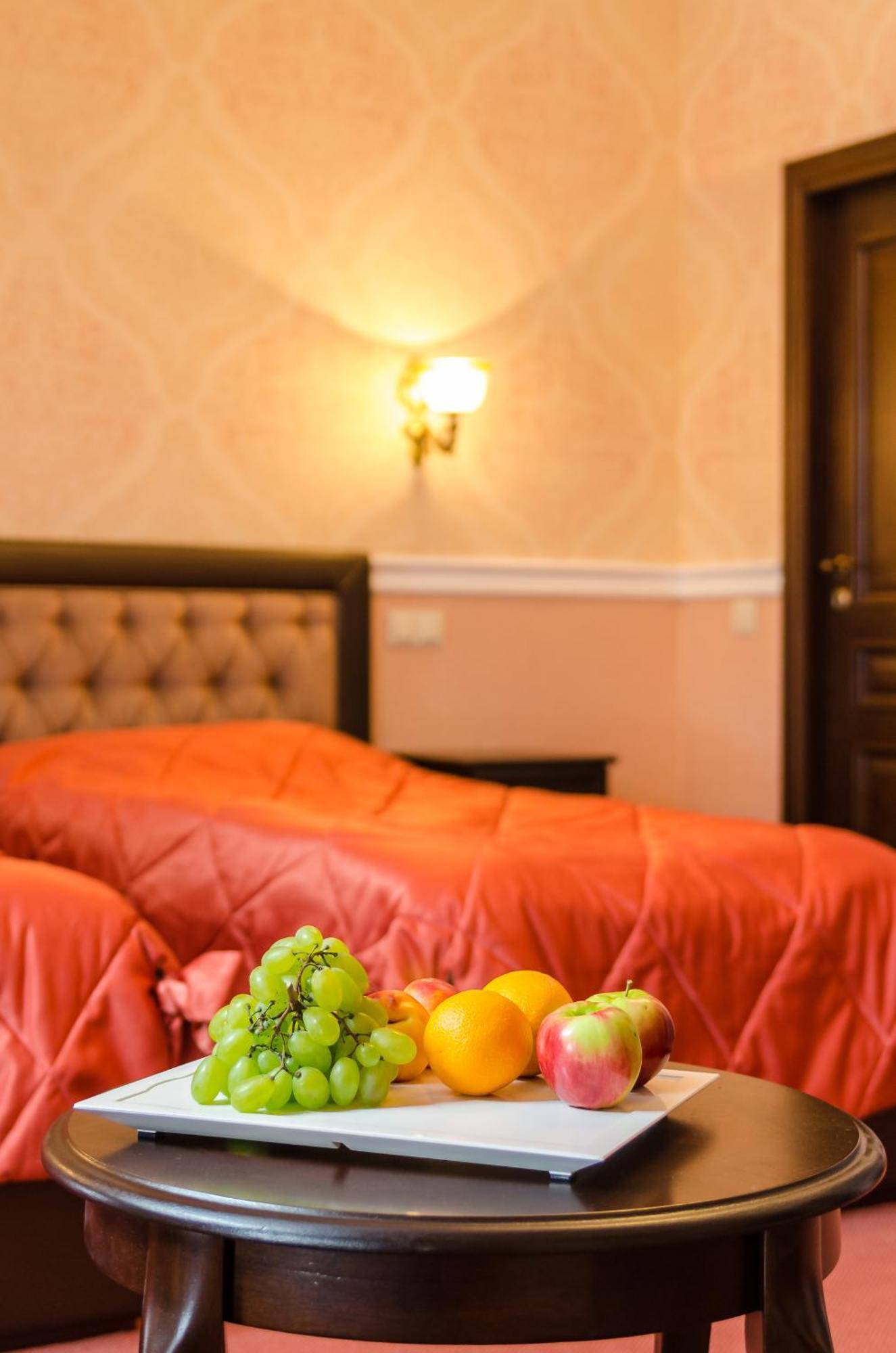 Franz Hotel&Restaurant Ивано-Франкивск Екстериор снимка