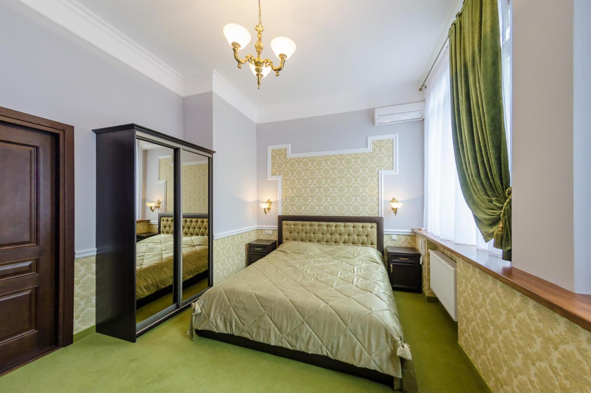 Franz Hotel&Restaurant Ивано-Франкивск Екстериор снимка